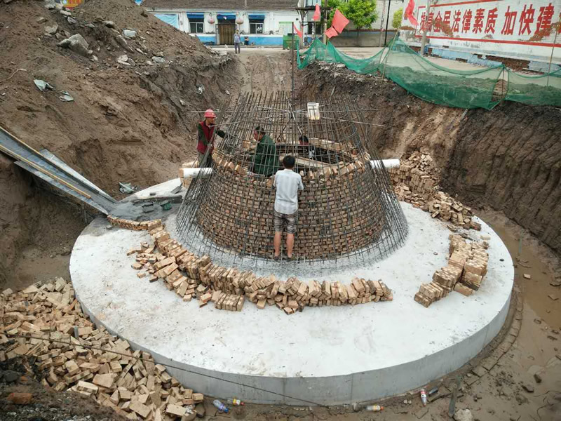 山西晋中市应急抗旱工程100吨倒锥壳水塔基础地板施工现场